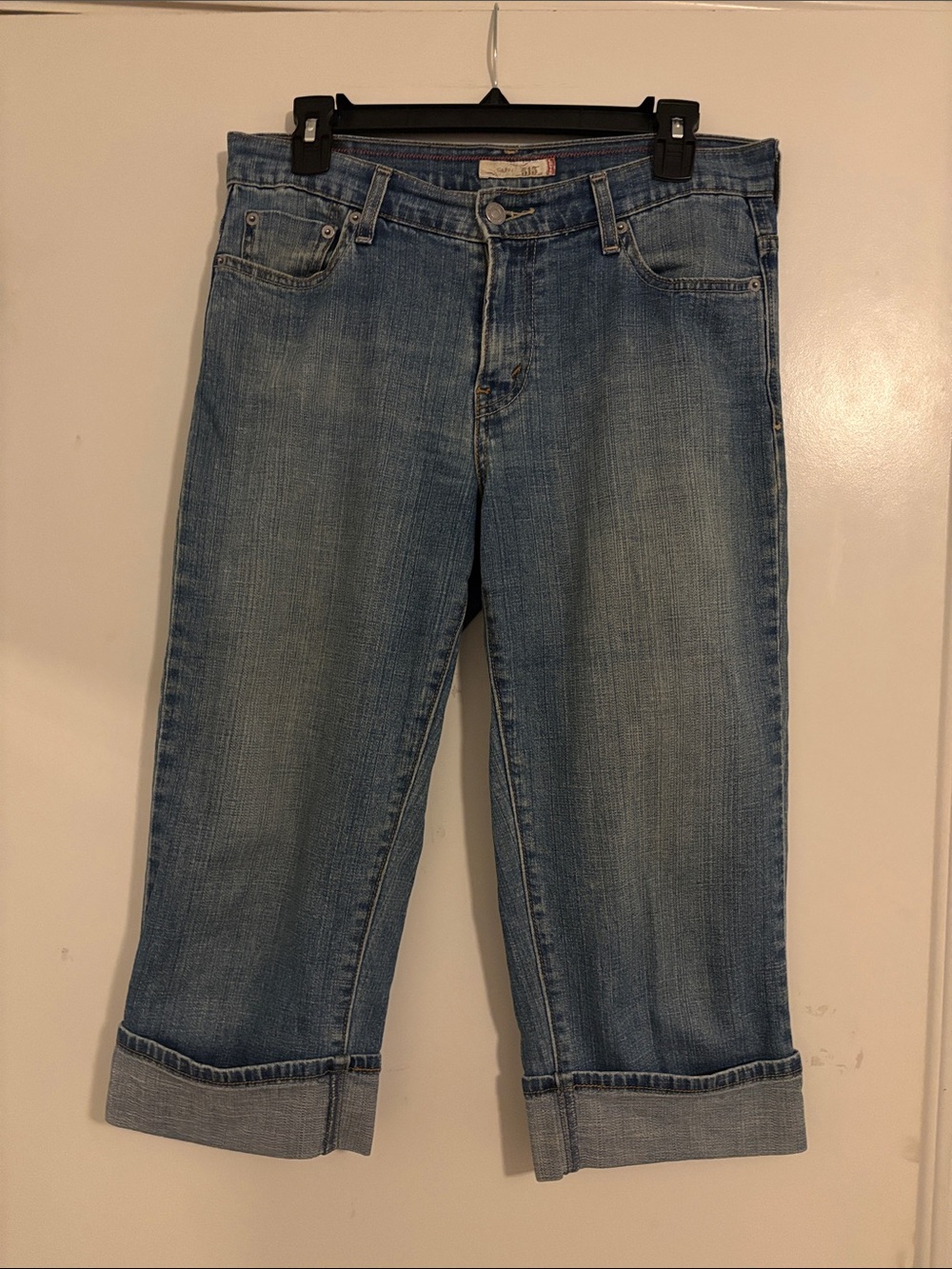 Levi’s Light Blue Cuffed Capri Jeans